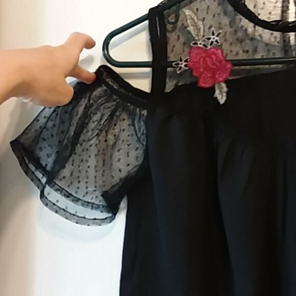 LIVE 4 TRUTH Tulle cold shoulder top - Picture 1 of 6